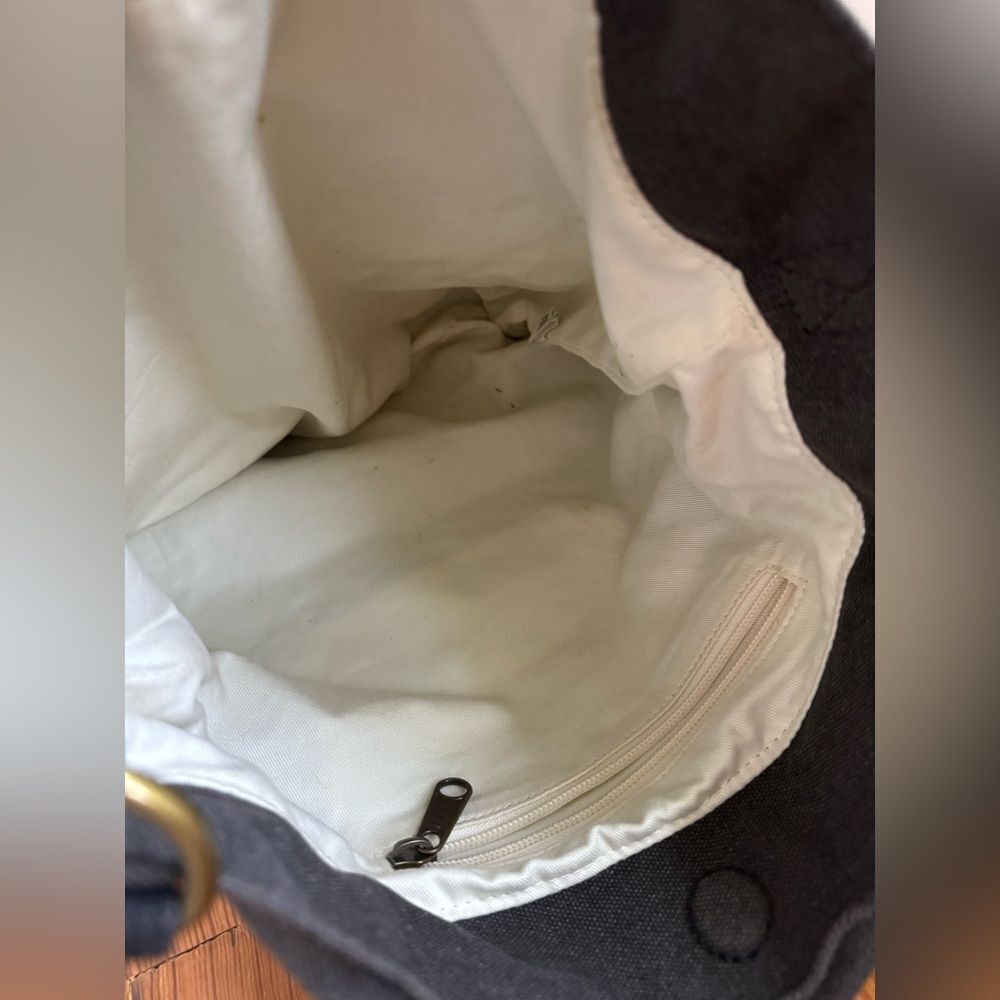 Feed Crossbody Bag - Picture 6 of 7
